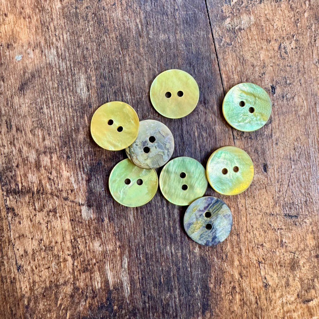 Mother of Pearl 15mm buttons - Yellow