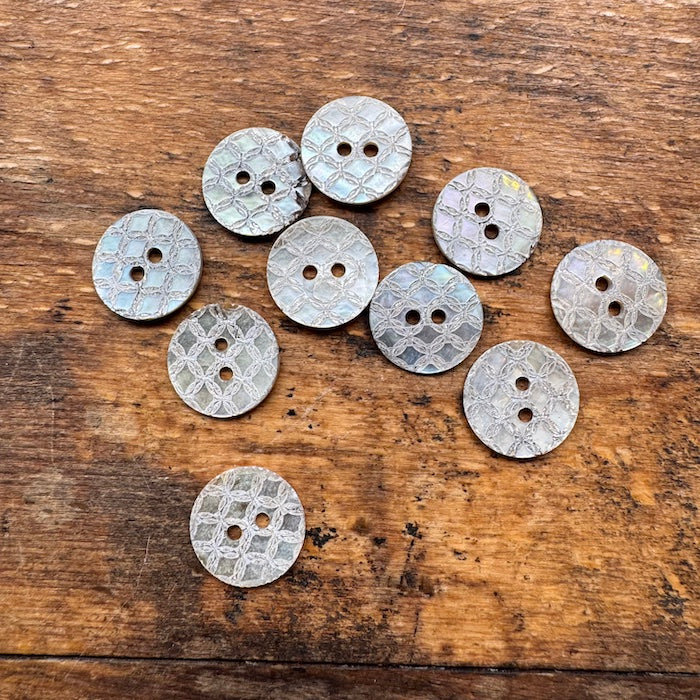 Mother of Pearl - natural - 12mm buttons