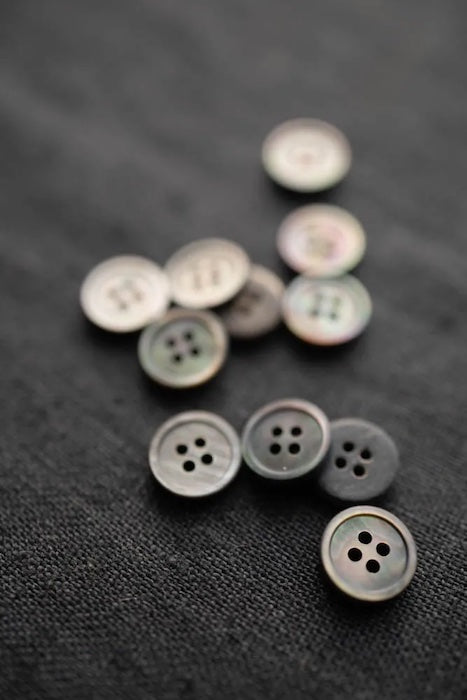 Mother of Pearl Buttons - Pearly Lilac - Merchant & Mills