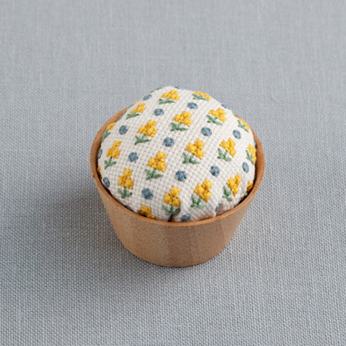 Zizashi Pincushion Embroidery Kit Yellow Flowers - LECIEN COSMO