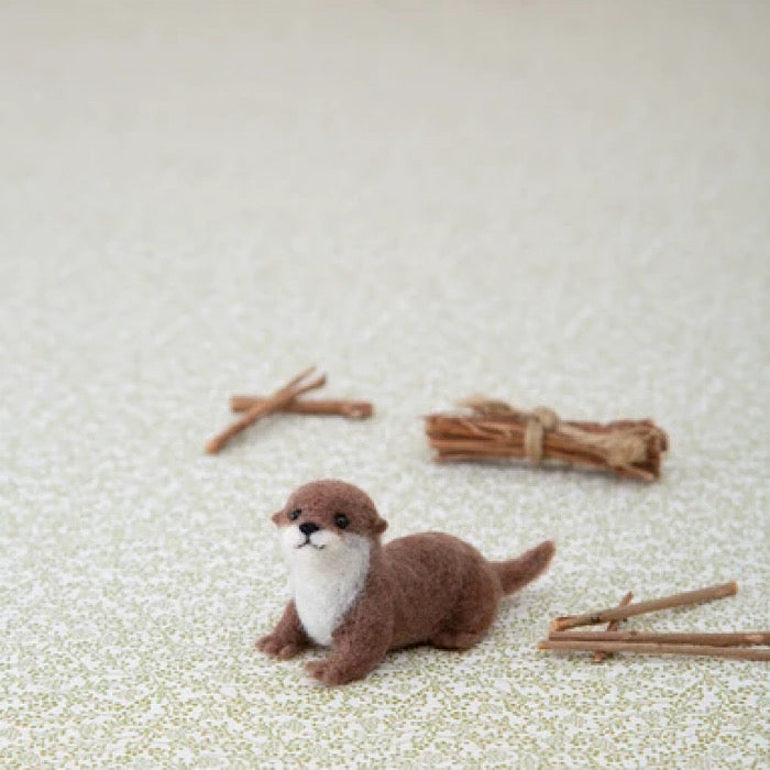 Needle Felting Kit ‘Otter’ - Hamanaka