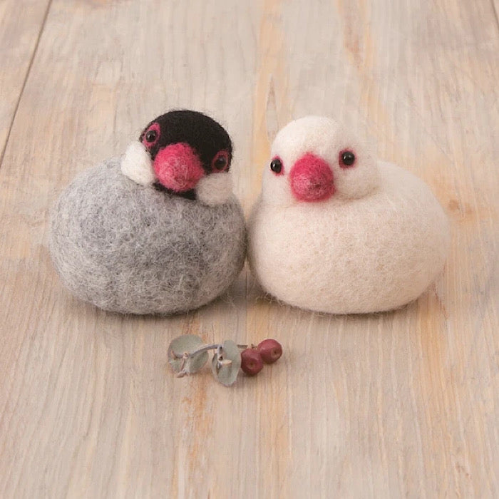 Needle Felting Kit ‘Cherry & White Buntori’ - Hamanaka