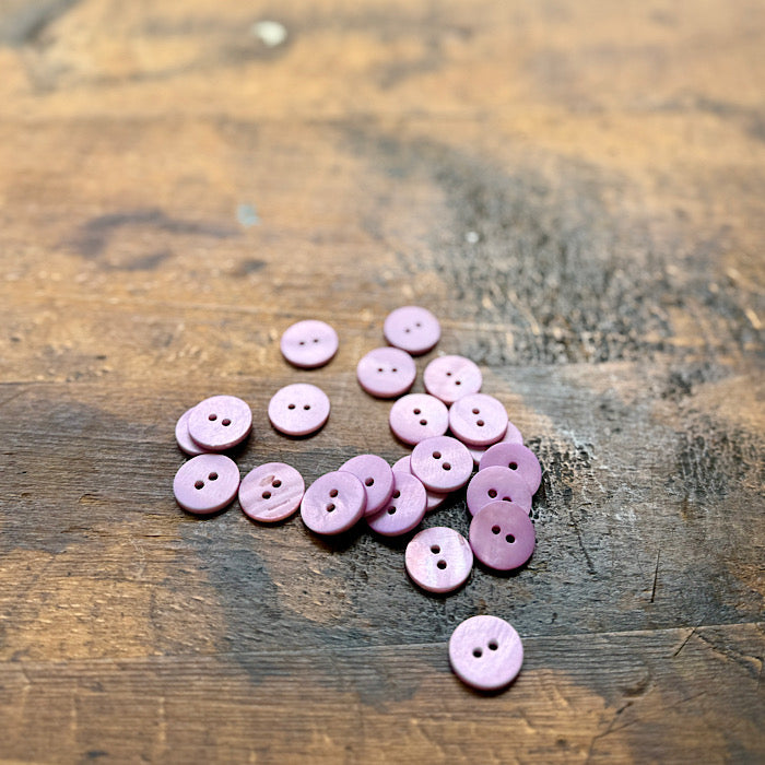 River Shell round 15mm buttons - New Old Company