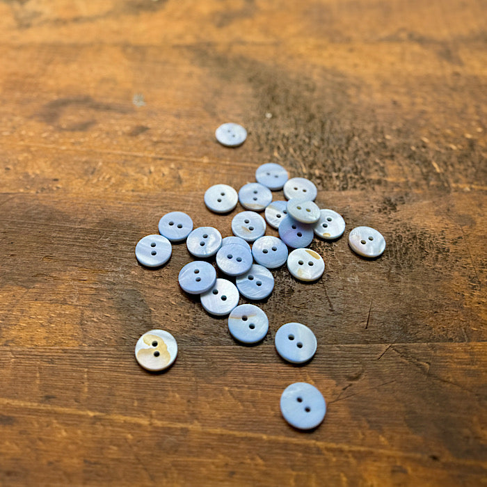 River Shell round 15mm buttons - New Old Company