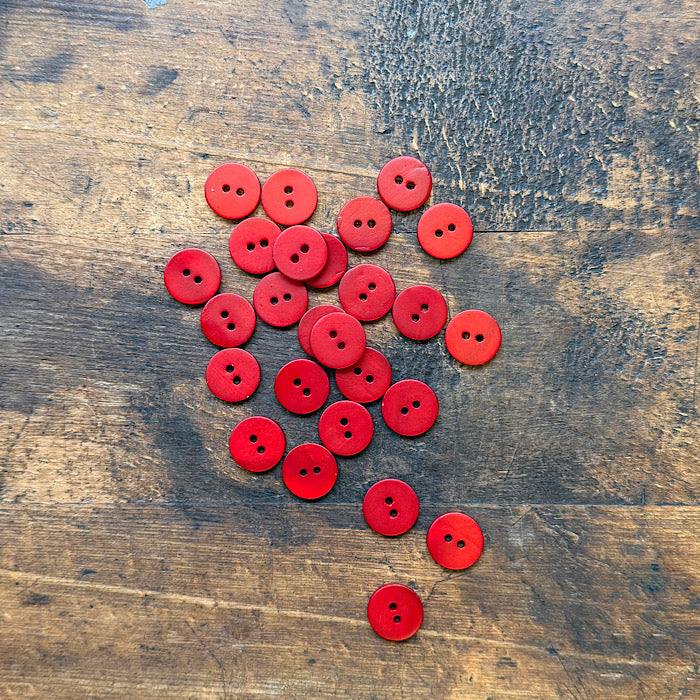 River Shell round 15mm buttons - New Old Company