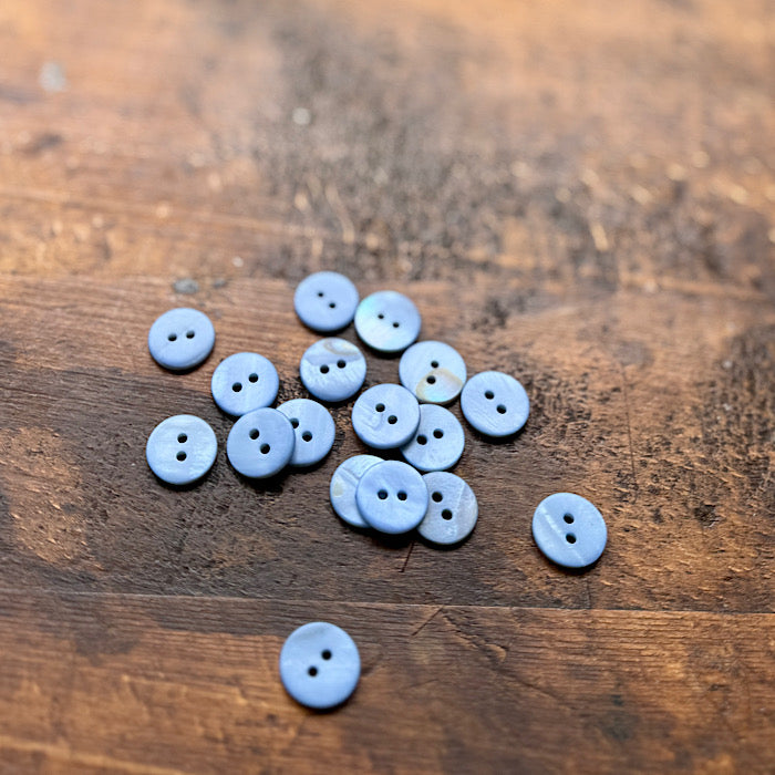 River Shell round 15mm buttons - New Old Company