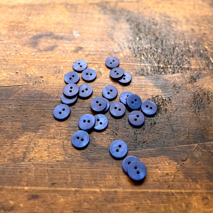 River Shell round 15mm buttons - New Old Company