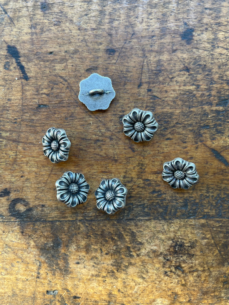 Metal Buttons Flower